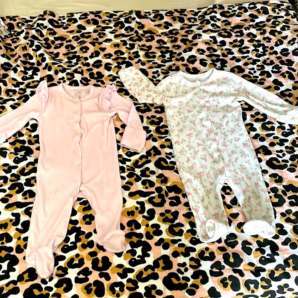 Shabby chic est. 1989 2piece sleep in play in 6-9 months